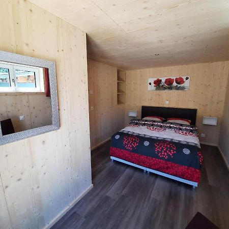 Aktien 11 / A=obere Wohnung / B=untere Wohnung Sils im Domleschg Exterior foto
