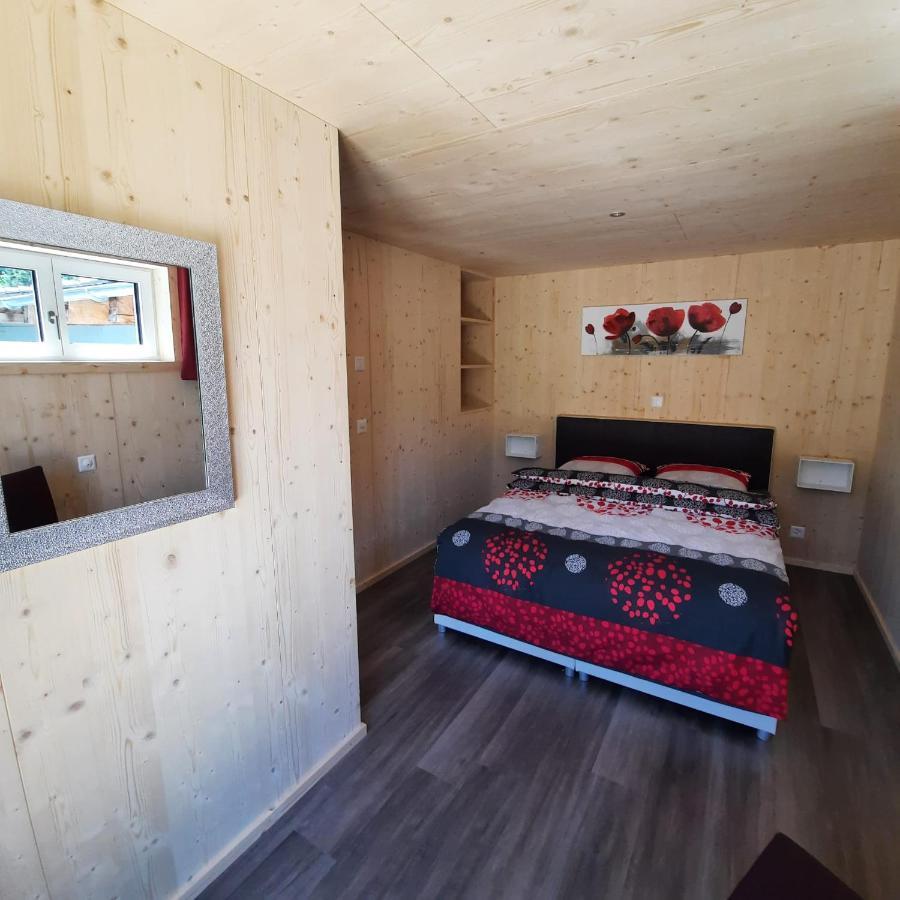 Aktien 11 / A=obere Wohnung / B=untere Wohnung Sils im Domleschg Exterior foto